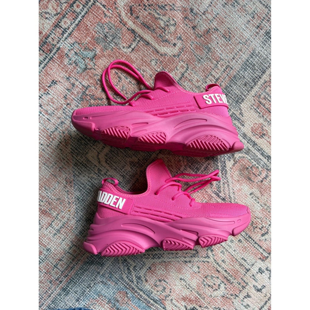 Steve Madden 8.5 Maxima Hot Pink Knit Chunky Platform Sneakers Womens